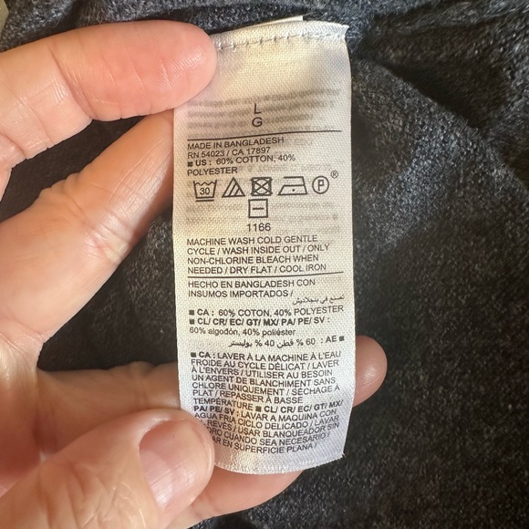 NWT Old Navy Sweater size L π - Picture 6 of 6